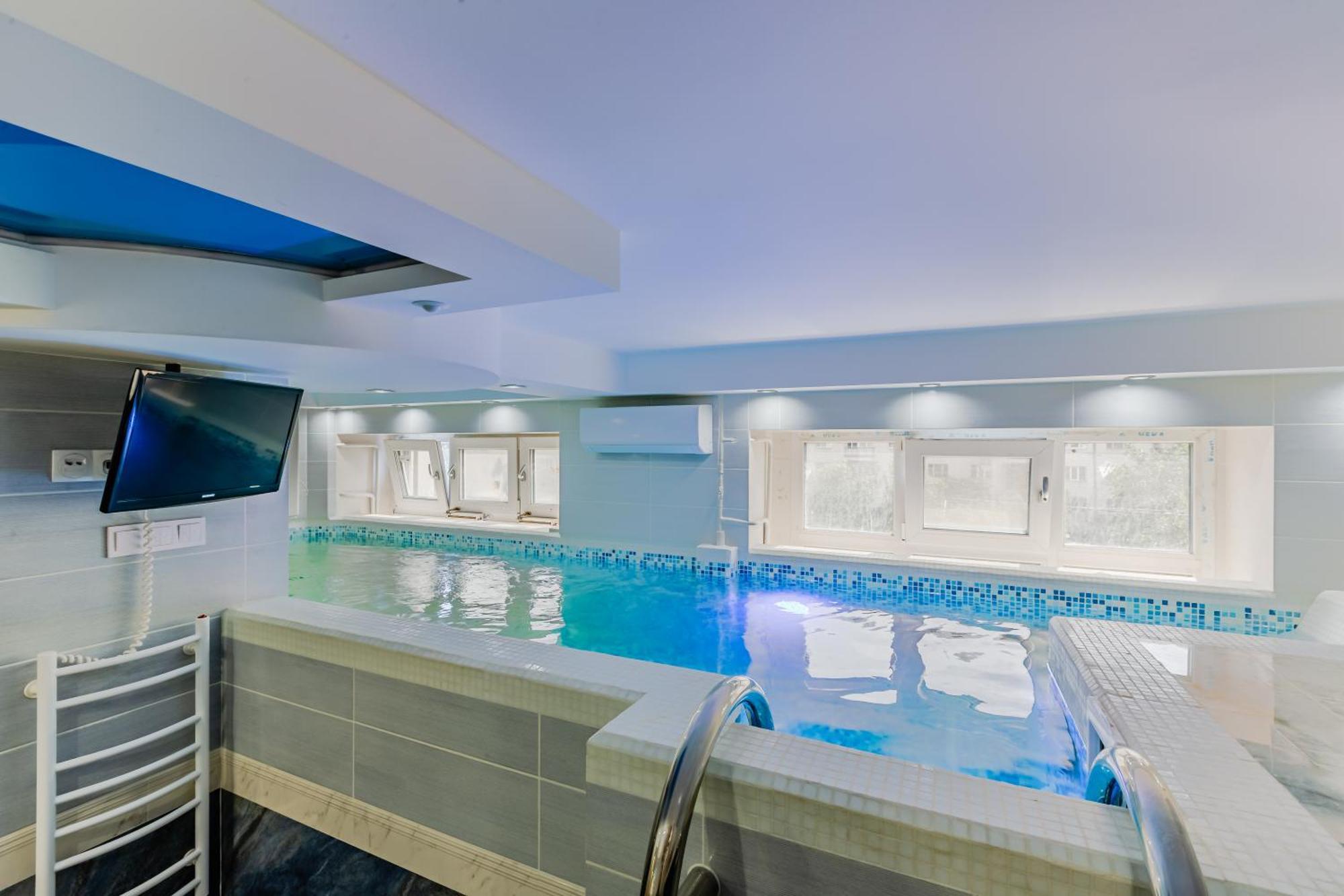 Luxury Apartment With Pool And Hammam Kiev Luaran gambar