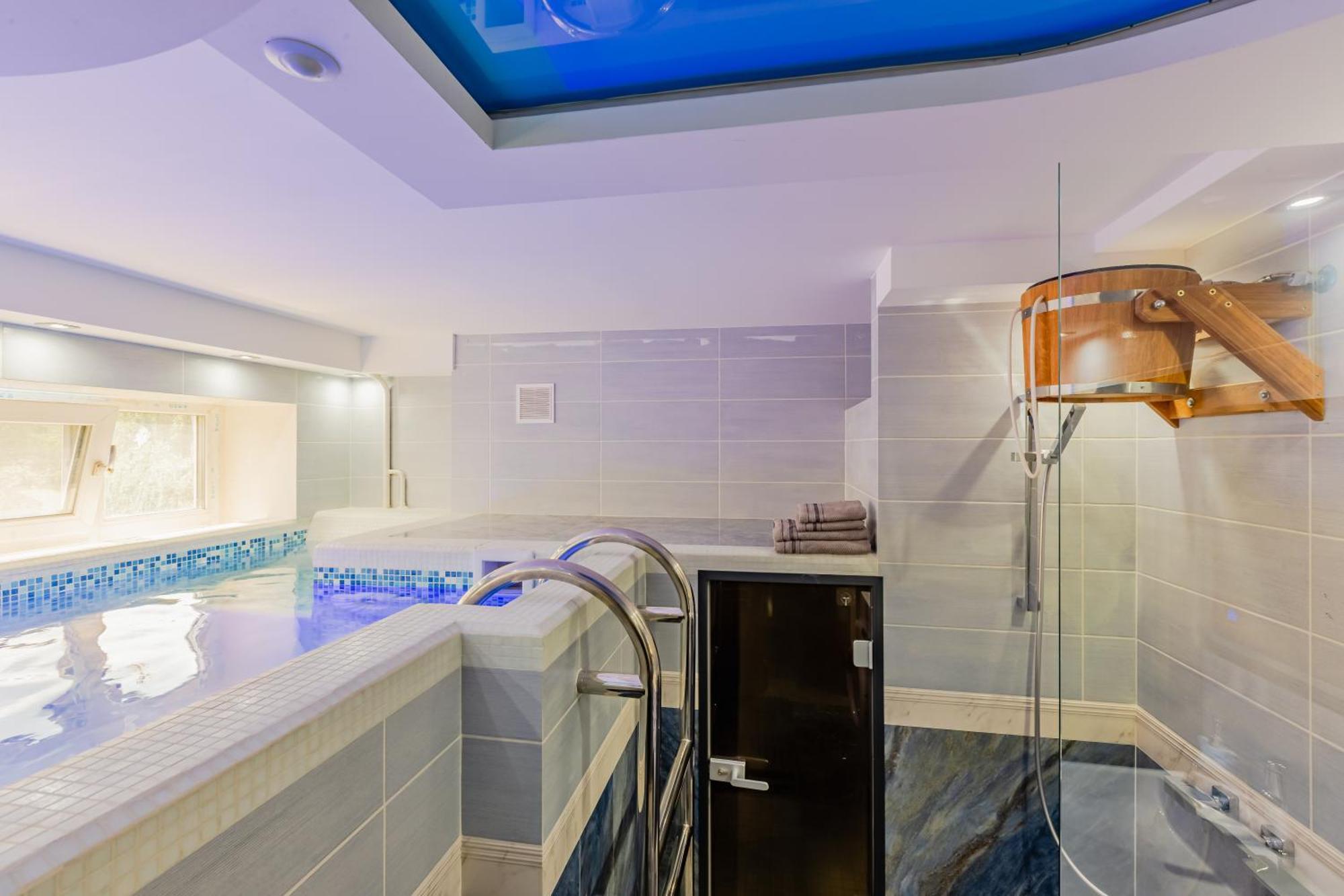 Luxury Apartment With Pool And Hammam Kiev Luaran gambar